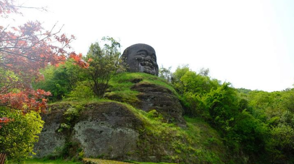 多地景區(qū)門票在國慶黃金周十一前降價(jià)，你有什么看法.png