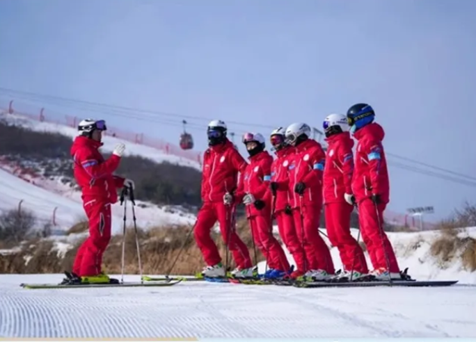 張家口富龍滑雪場一卡通票務系統公司.png